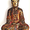 Buddha en méditation vêtu de la robe monastique, <b>Bois</b> <b>laqué</b> et <b>doré</b>, Vietnam, 19ème siècle