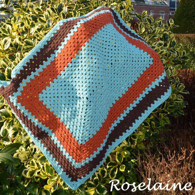 Roselaine granny rectangle blanket 1