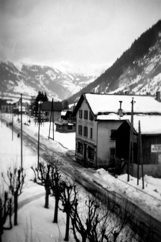 Vue vers les Houches depuis la chambre 12 d'un hôtel des Bossons