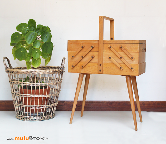 TRAVAILLEUSE-Scandinave-1-muluBrok-Vintage