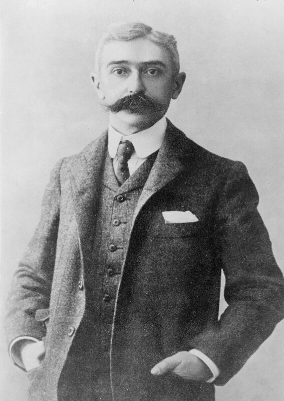 800px-Baron_Pierre_de_Coubertin