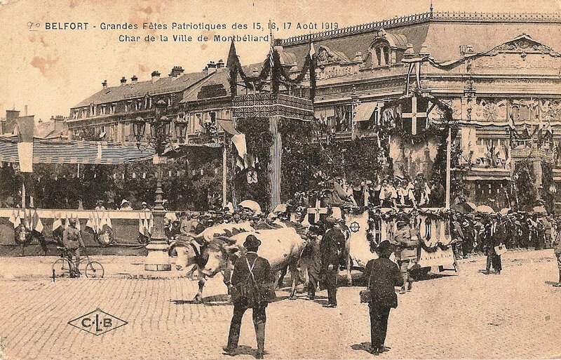 520 1919 08 15 Belfort CPA Fêtes patriotiques Place Corbis Char Ville Montbéliard