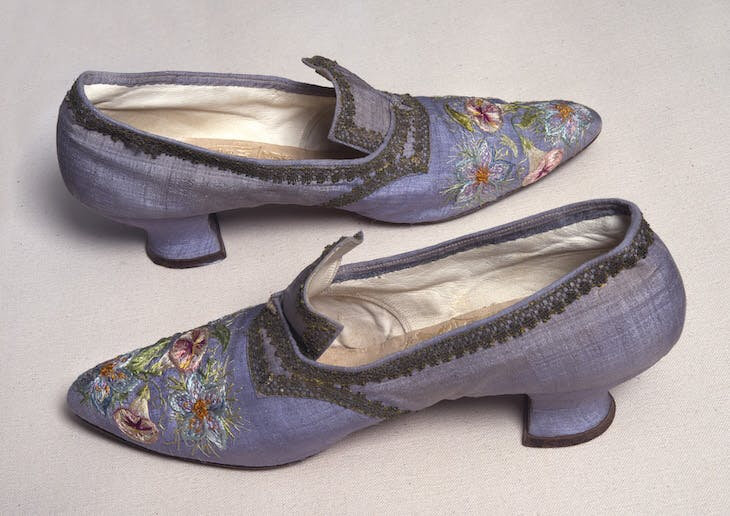 032_Embroidered-Shoes-Marie-Spartali-Stillman
