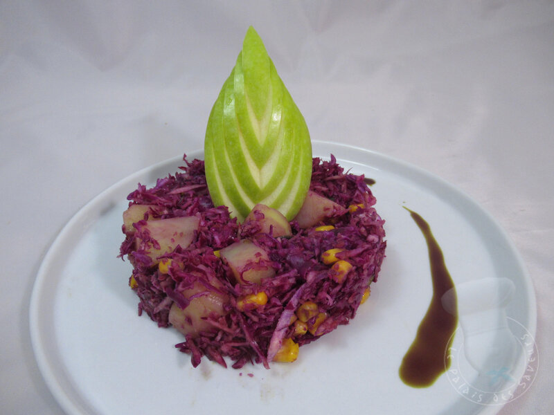 Salade de chou rouge, pomme, pomme de terre