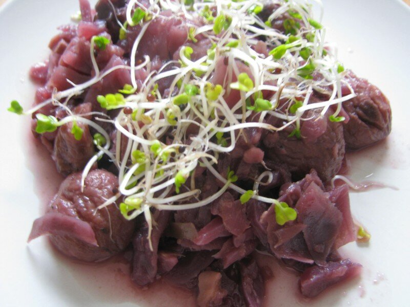 Chou rouge aux chataîgnes, pommes et vin rouge . Filet mignon aux mirabelles. recettes Filet mignon aux mirabelles.