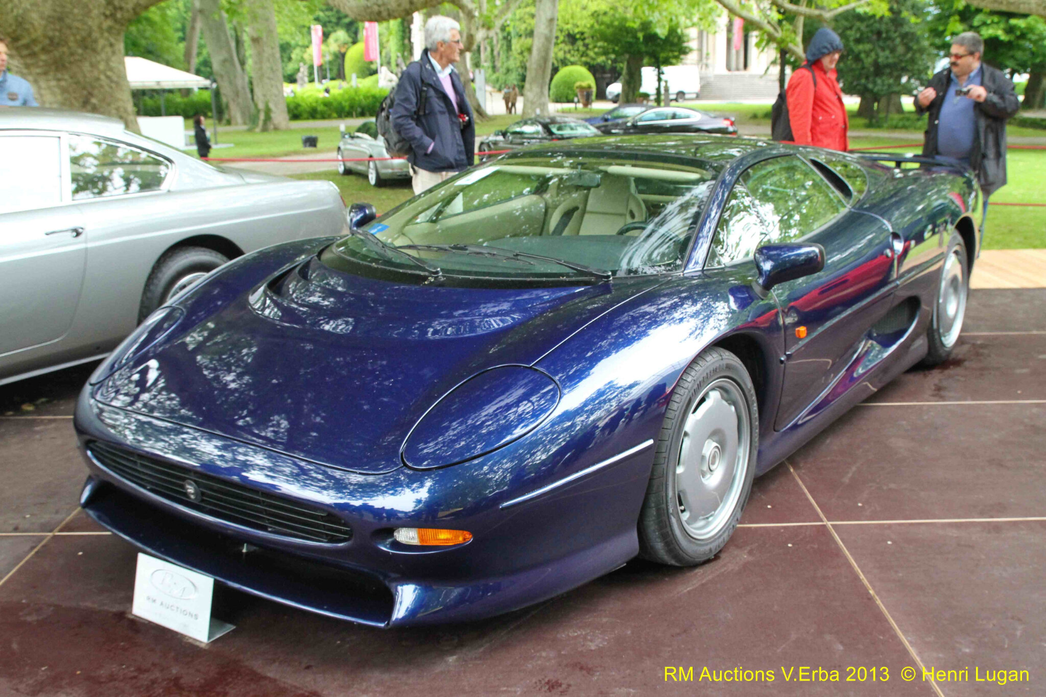 Jaguar XJ 220 #220765_01 - 1993 [UK] HL_GF