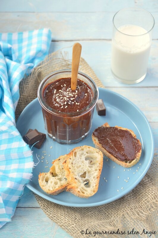 pâte à tartiner végétale chocolat et tahini - sésame