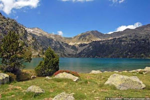 normal_lac-montagne-pyrenees-14