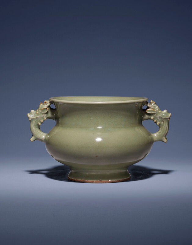 A very rare Longquan celadon censer, Ming dynasty, 15th century