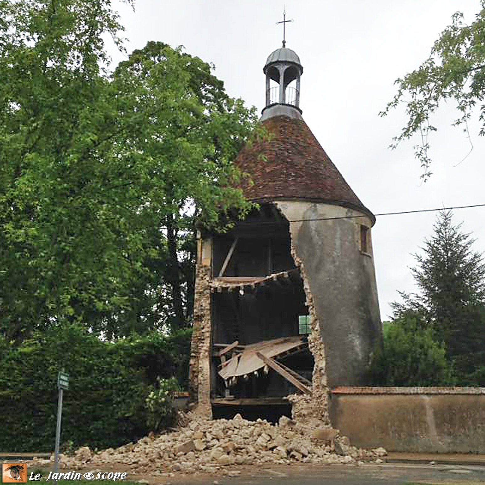 L'ancienne tour du Château éventrée le 1er juin 2016