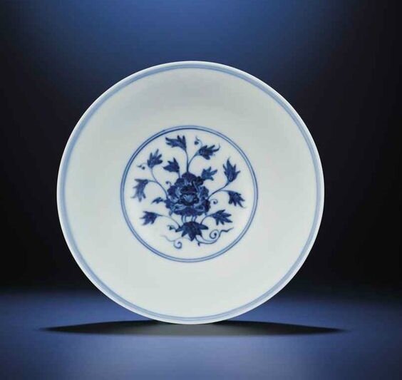 A fine and extremely rare Ming blue and white stembowl, Chenghua period (1465-1487)