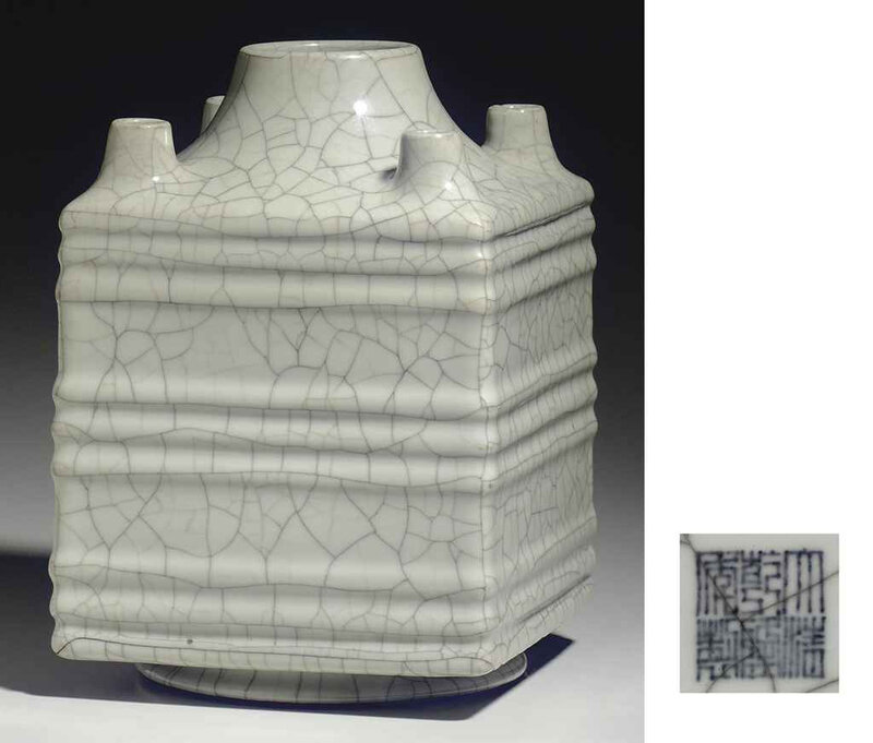 2011_NYR_02427_1759_000(a_rare_guan-type_square_vase_qianlong_six-character_seal_mark_in_under)