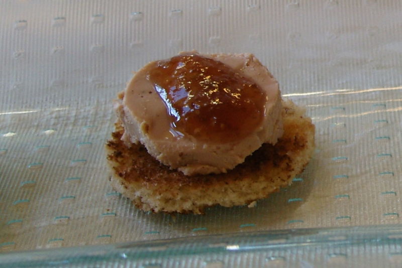 Toast au foie gras et son confit d'oignons