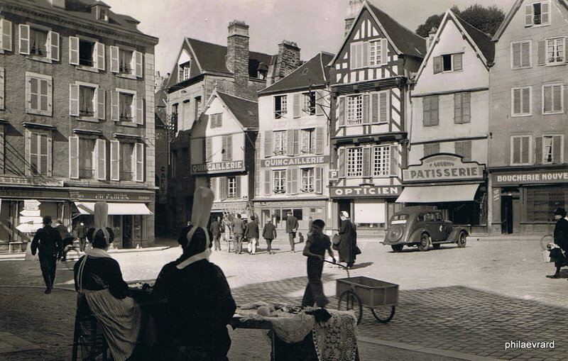 1335347058-Morlaix-place-de-Viarmes