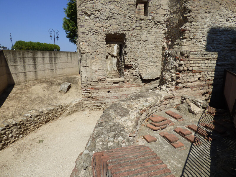 15 Arles Thermes Constantin (2)
