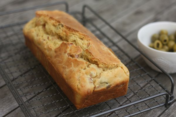 Cake olives et poulet chez requia cuisine et confidences