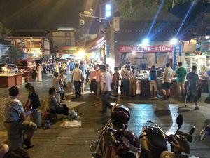 20130831_211124_Xi'an night market