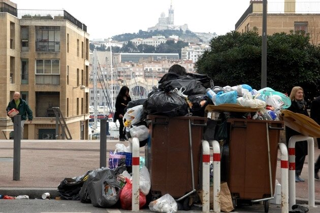 Marseille-et-la-malediction-des-poubelles