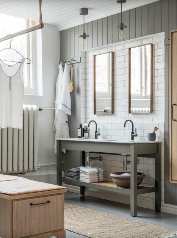 SALLE DE BAIN Classic in the color Sand, cabinet for towels with glass doors