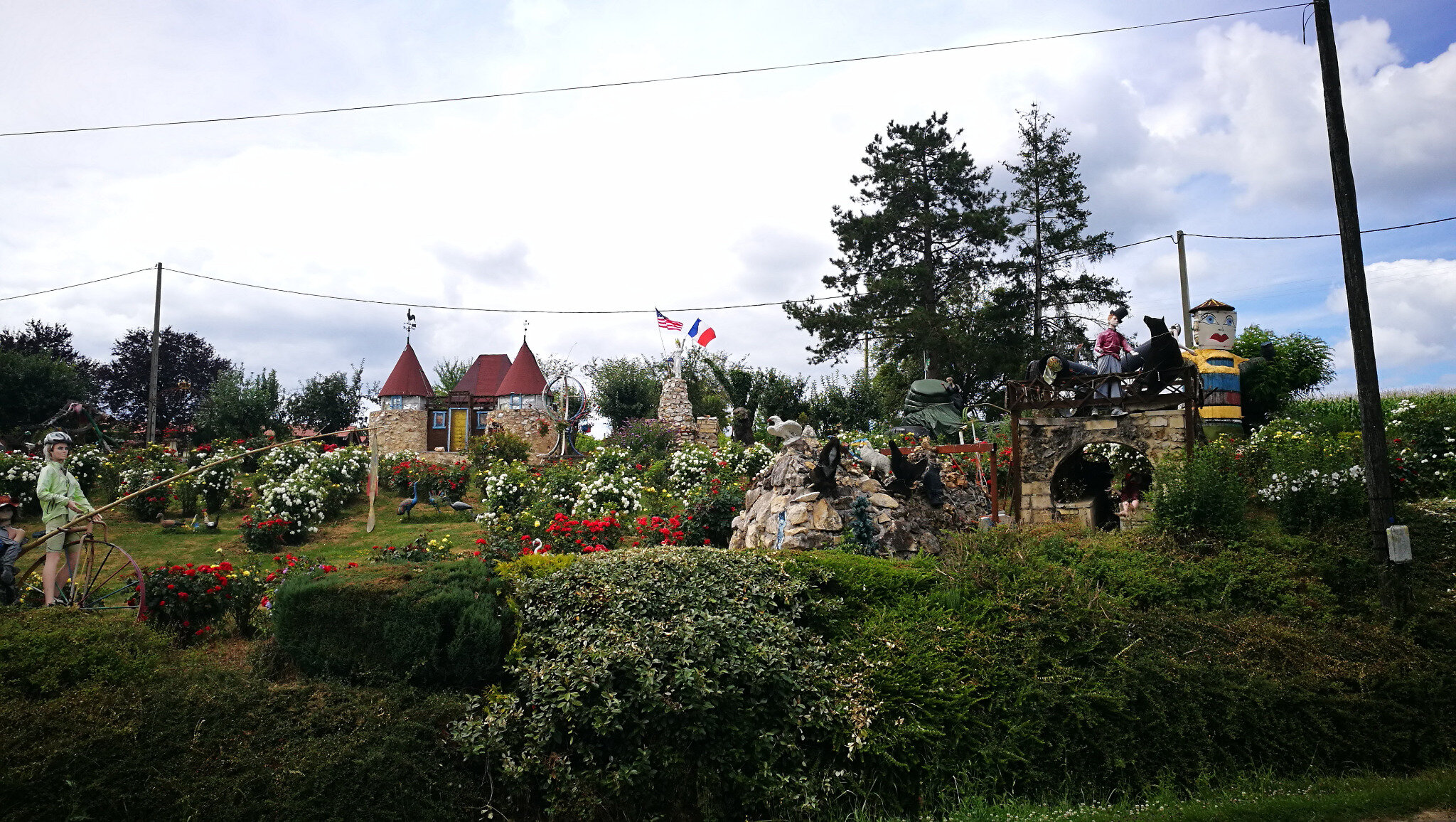 La Pouge, bord de route (16)