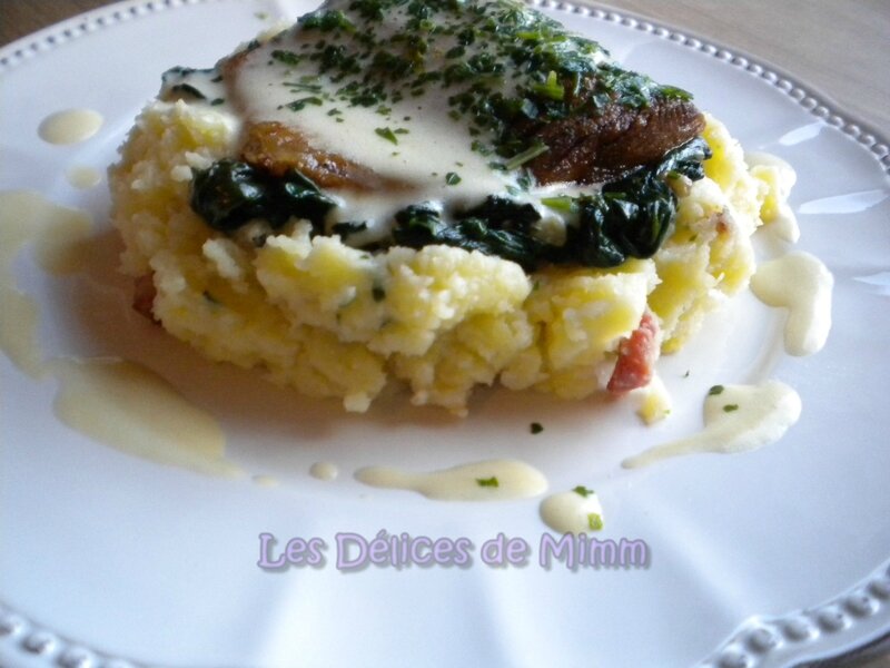 Filet de saumon, purée aux lardons, épinards et sauce sabayon 4