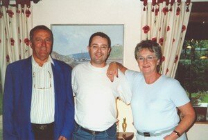 24 ans plus tard, en août 2004, Jean-Jacques avec Chantal et Pierre Boivin