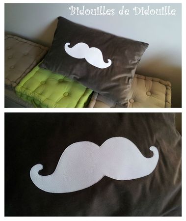 Coussin moustaches blanches