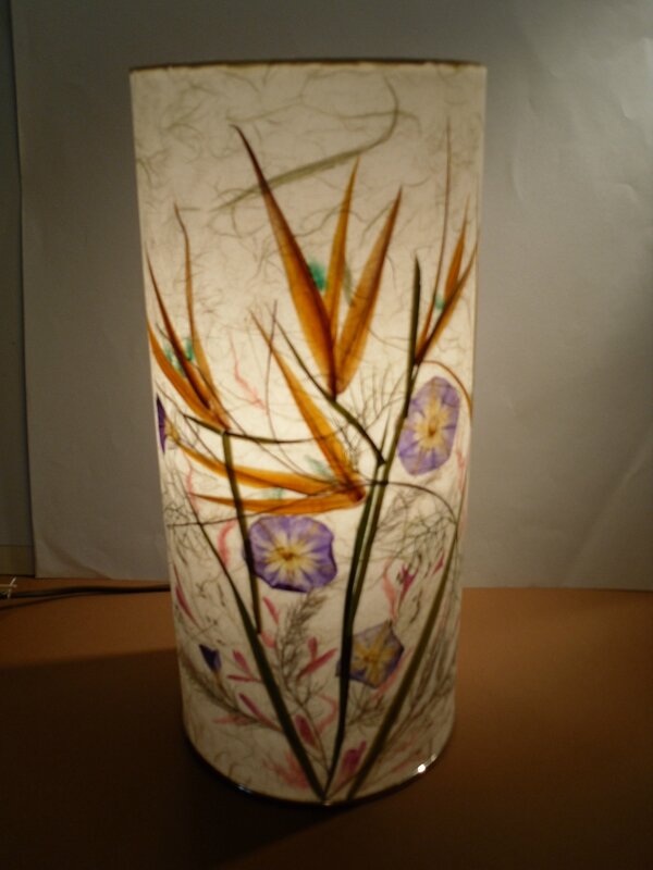 lampe tube bouquet exotique