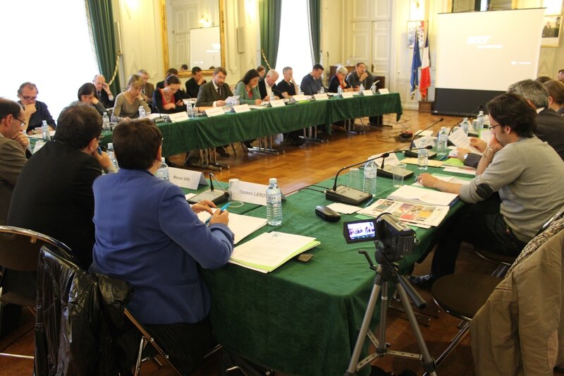 conseil municipal 24 avril 2014 Avranches David Nicolas Guénhaël Huet séance