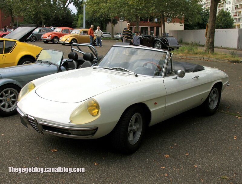 Alfa romeo duetto spider 1750 (Retrorencard septembre 2013) 01