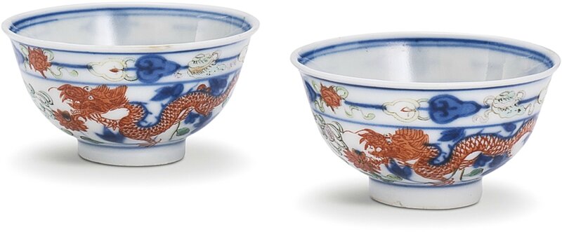 A pair of wucai 'dragon and phoenix' cups, marks and period of Tongzhi (1861-1875)