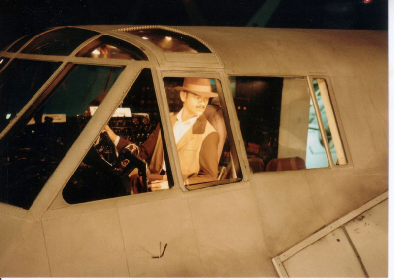 Howard_Hughes_puppet_in_the_cockpit_of_the_Spruce_Goose