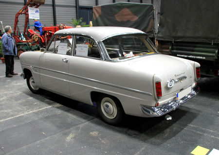 Ford_taunus_12_M_de_1961__RegioMotoClassica_2010__02