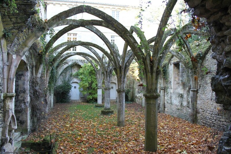 Abbaye de St Michel en l'Herm
