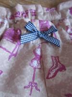 Culotte BIANCA en coton imprimé accessoires fille rose sur fond beige - coton imprimé et lin blanc dans le dos - noeud vichy marine devant et sur les fesses (3)