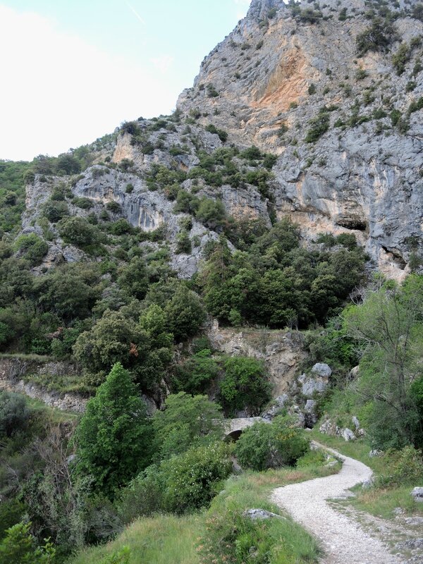 Moustiers-Sainte-Marie, chemin du panorama (04)