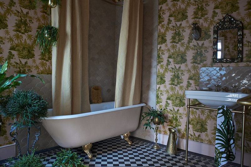 House-of-Hackney-upstairs-bathroom-landscape-1024x682