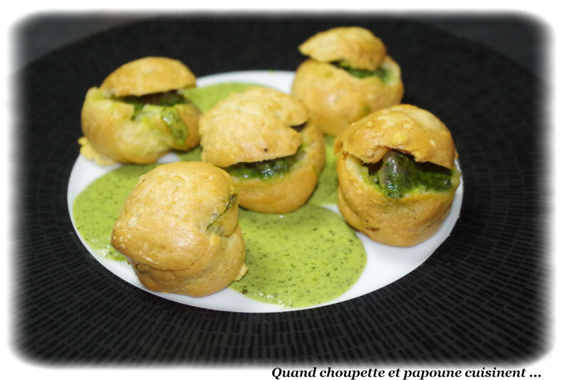 profiteroles d'escargots, beurre d'ail-5493