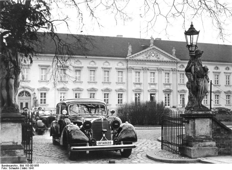 Bundesarchiv_Bild_183-B01955,_Berlin,_Besuch_von_Yosuke_Matsuoka