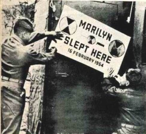 1954-02-17-7th_infantry-marilyn_slept_here-1