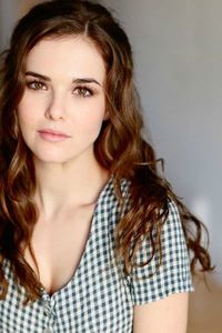 ZoeyDeutch