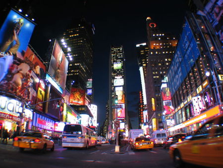 800px_NYC_Times_Square_wide_angle