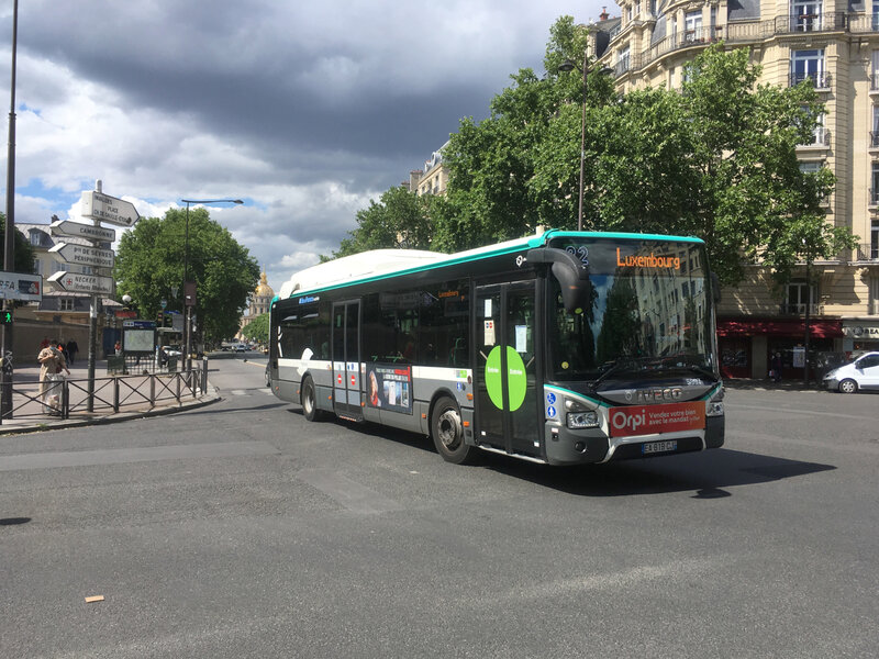 060620_82invalides-sevres