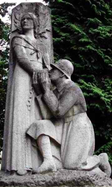 Bettignies monument5