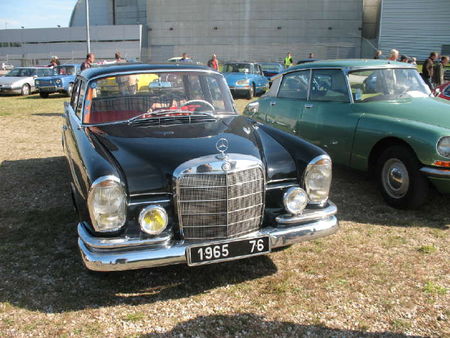Mercedes220SEav