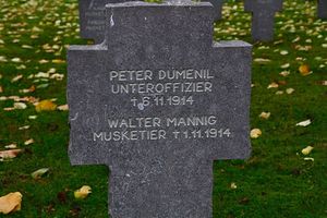 HIRSON 11 NOV 2011 cimetière allemand Peter Dumenil
