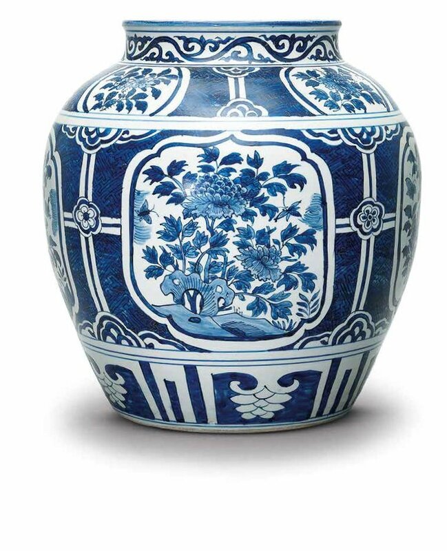 A blue and white jar, guan, Wanli period (1573-1619)