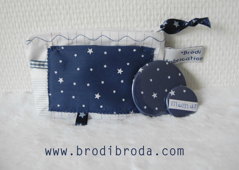 Brodi Broda-porte-monnaie prénom personnalisable-tissu étoiles bleu marine2