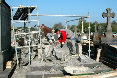 CIMETIERE_HIRSON_2010_d_molition_s_pulture