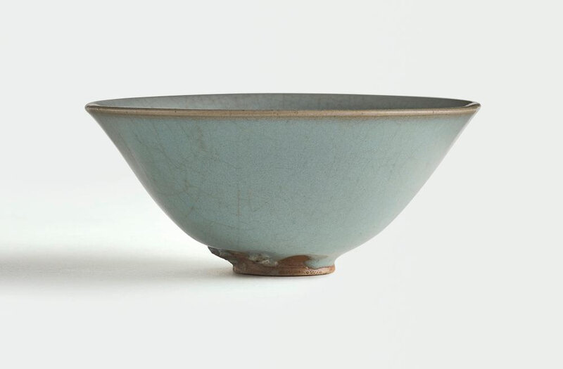 A fine and rare 'Jun' teabowl, Northern Song dynasty (960-1127)